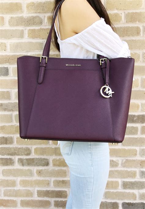 Michael Kors tote with zipper